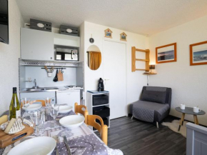Studio Médian 422 by Interhome